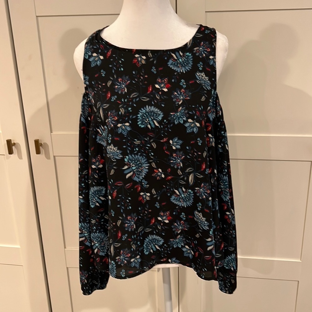Cold shoulder blouse - Picture 2 of 4